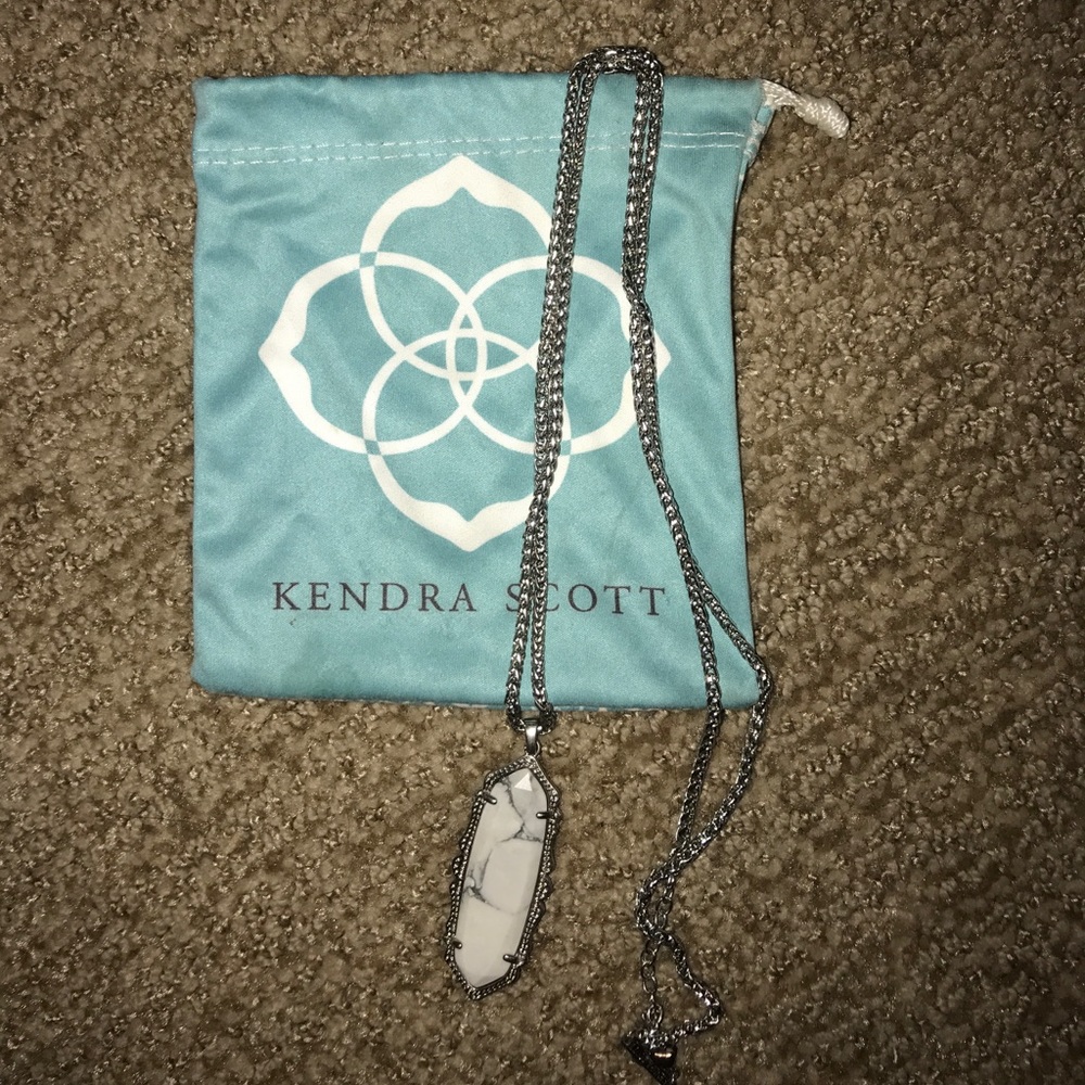 Kendra Scott marble pendant necklace